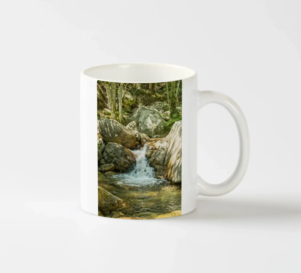 Cascata tazza in ceramica da Curious Collections by Marielle Leenders
