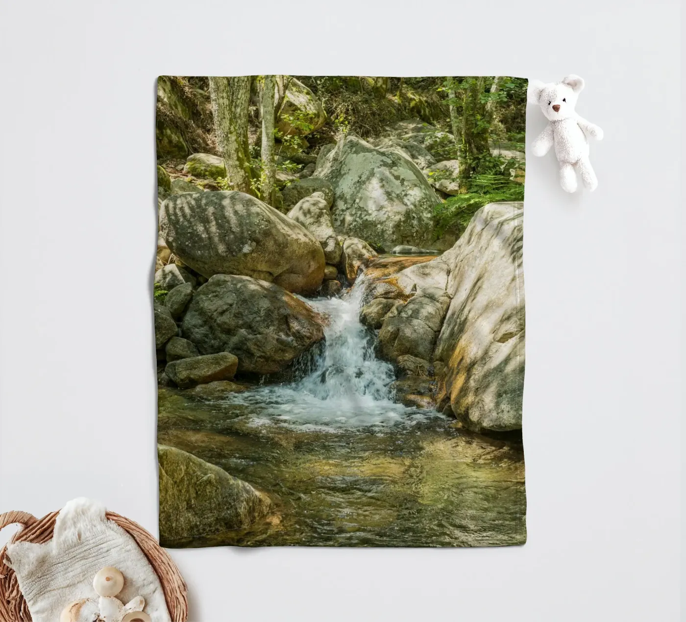Waterfall Fleecedecke von Curious Collections by Marielle Leenders