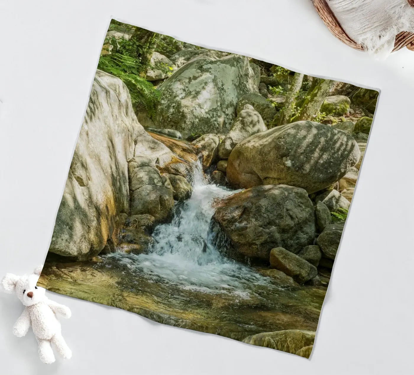 Waterfall Fleecedecke von Curious Collections by Marielle Leenders