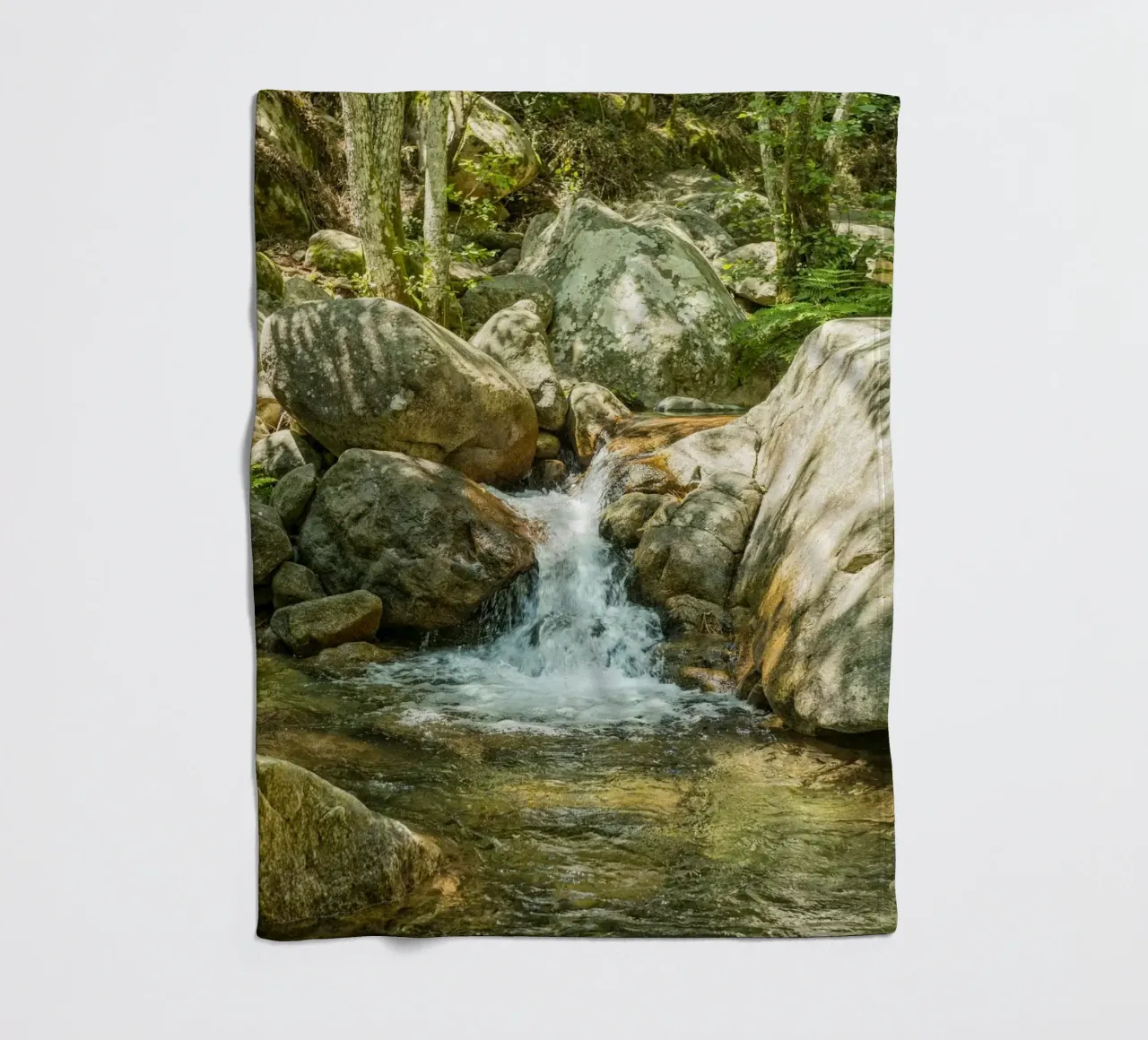 Cascata coperta in pile da Curious Collections by Marielle Leenders