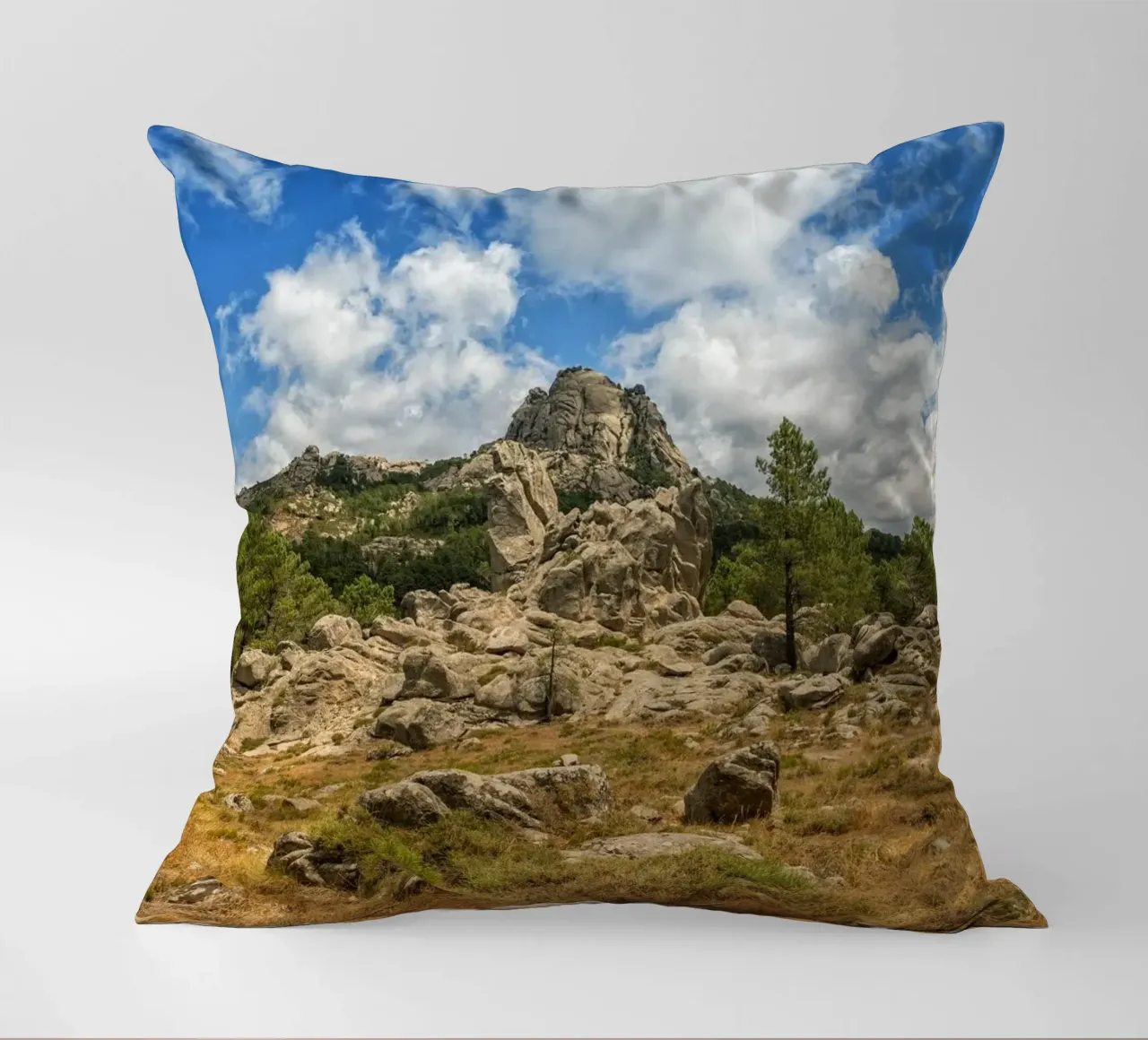 Mountainview Corsica cuscino da Curious Collections by Marielle Leenders