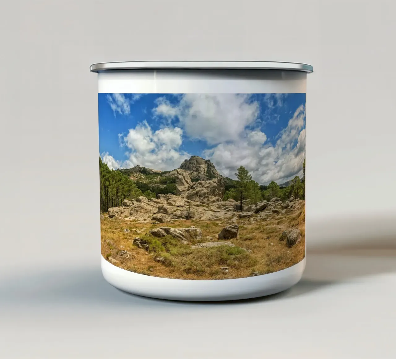 Mountainview Corsica tazza in smalto da Curious Collections by Marielle Leenders