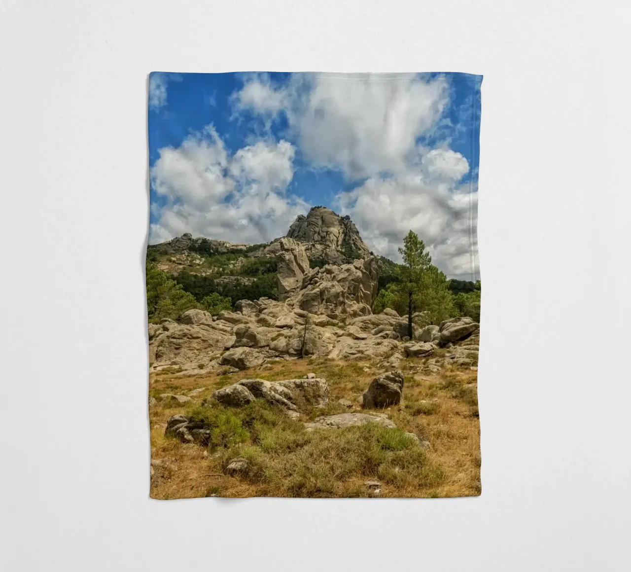 Mountainview Corsica fleece blanket by Curious Collections by Marielle Leenders