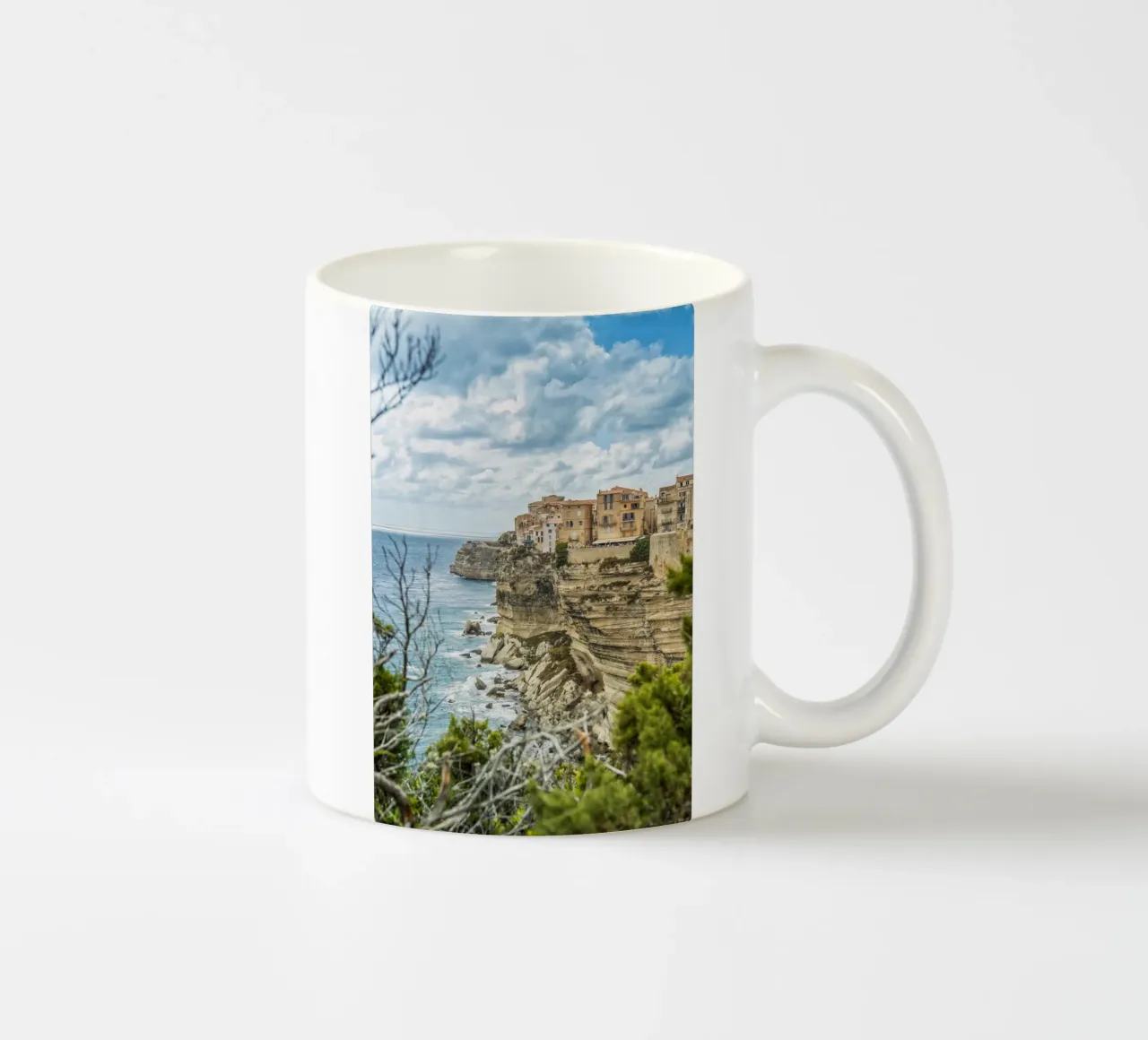 Bonifacio Corsica tazza in ceramica da Curious Collections by Marielle Leenders