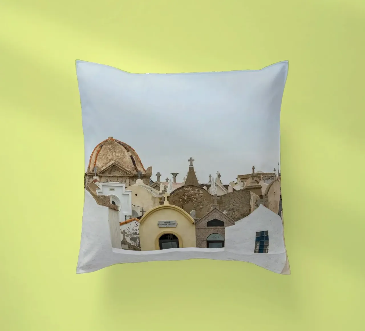 Case funerarie cuscino da Curious Collections by Marielle Leenders