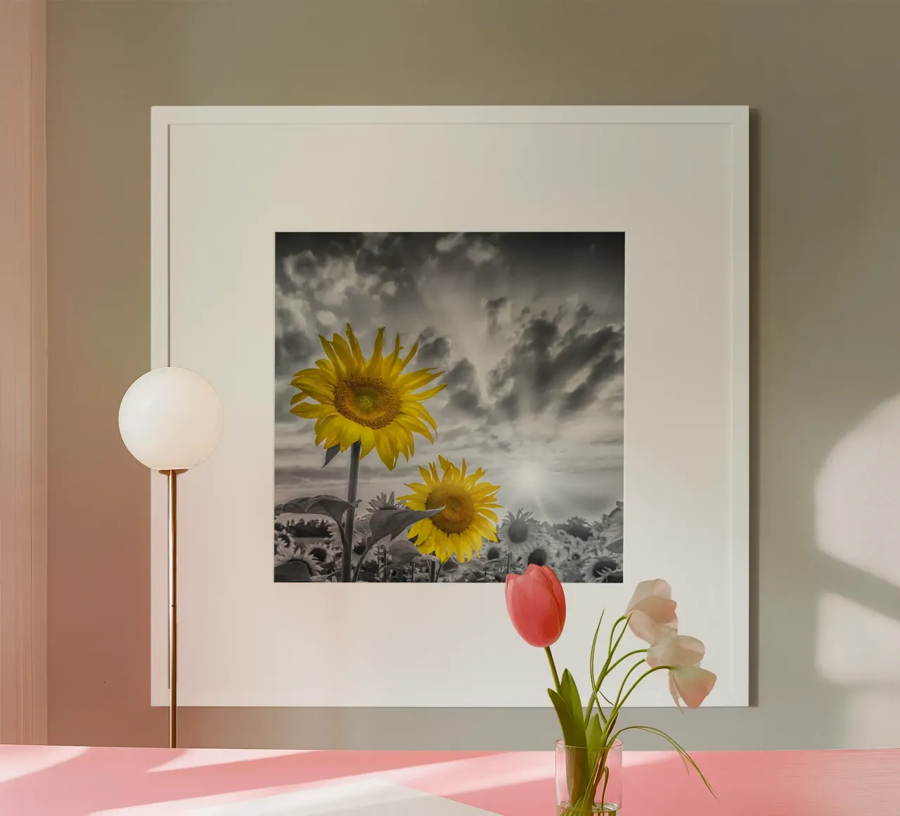 Due girasoli a fuoco poster con telaio in alluminio da Melanie Viola