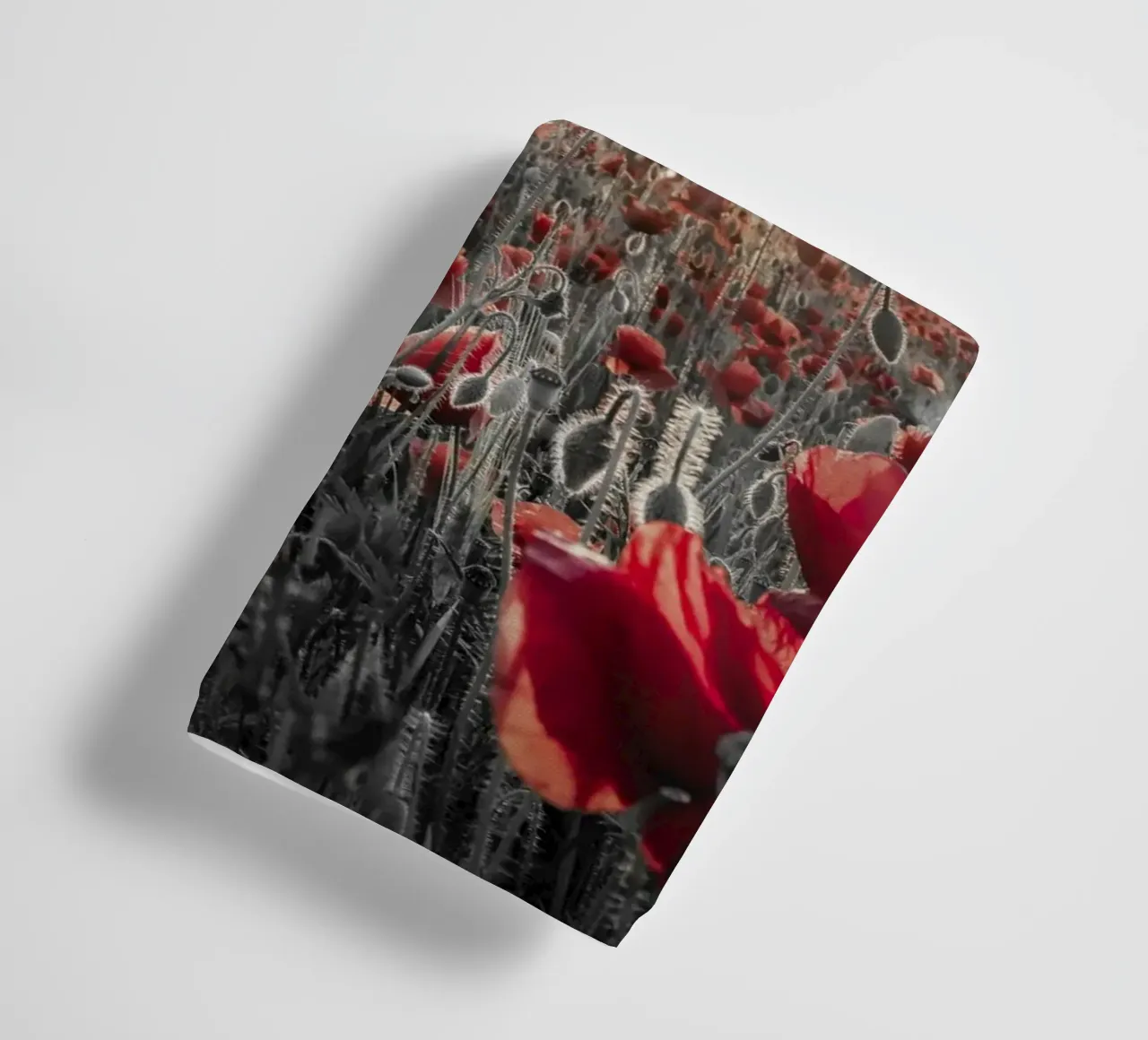Klaprozen in de zonsondergang | colorkey badhanddoek van Melanie Viola