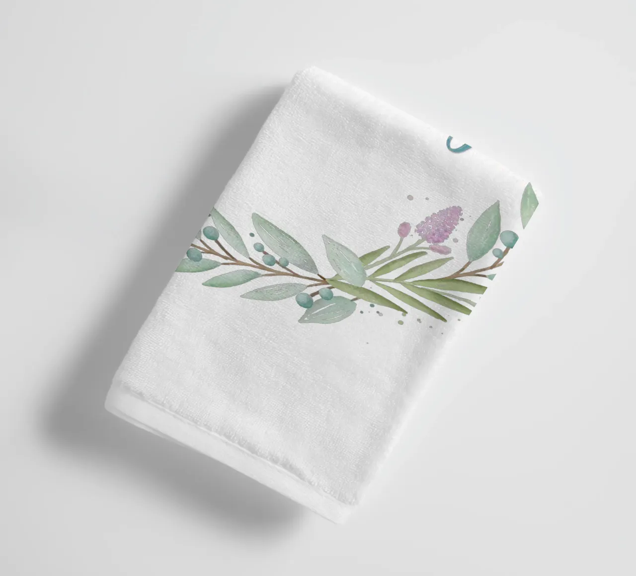Ghirlanda floreale: Ciao, splendido. Fiori con calligrafia delicata asciugamano da bagno da CalliLetters