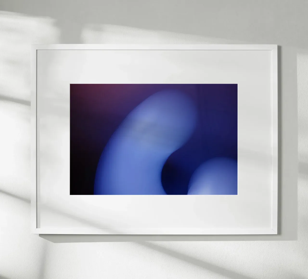 Blue II poster con telaio in legno da Kristin R