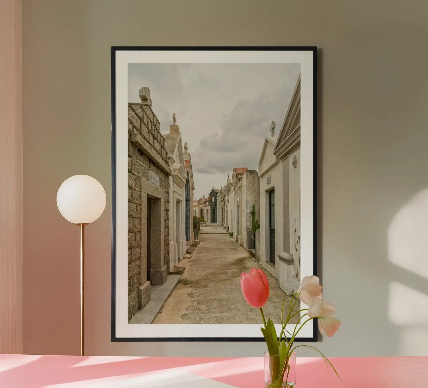 Case funerarie poster da Curious Collections by Marielle Leenders