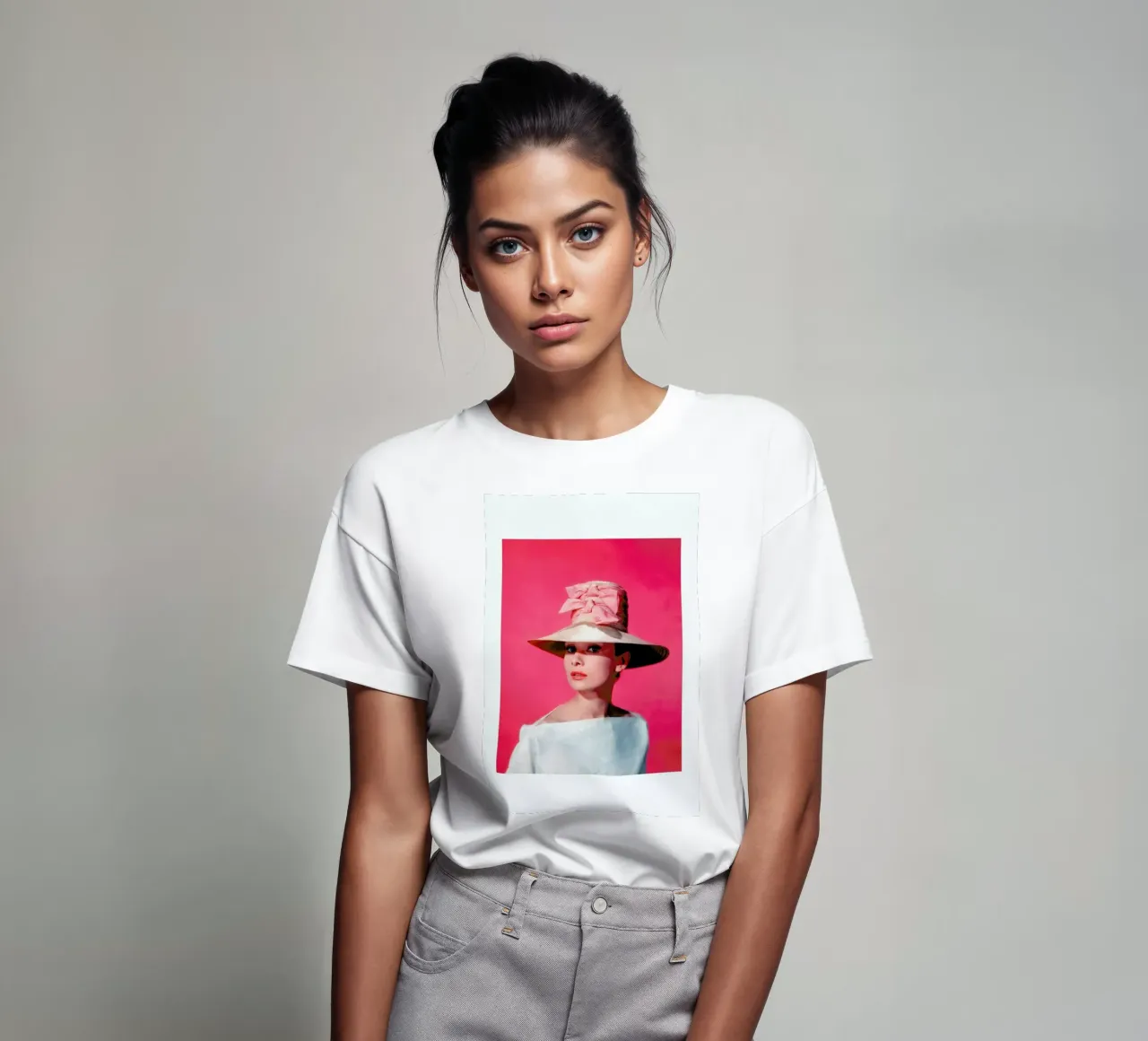 Audrey Hepburn in Funny Face, 1957 t-shirt da Gallery Print and Art Limited
