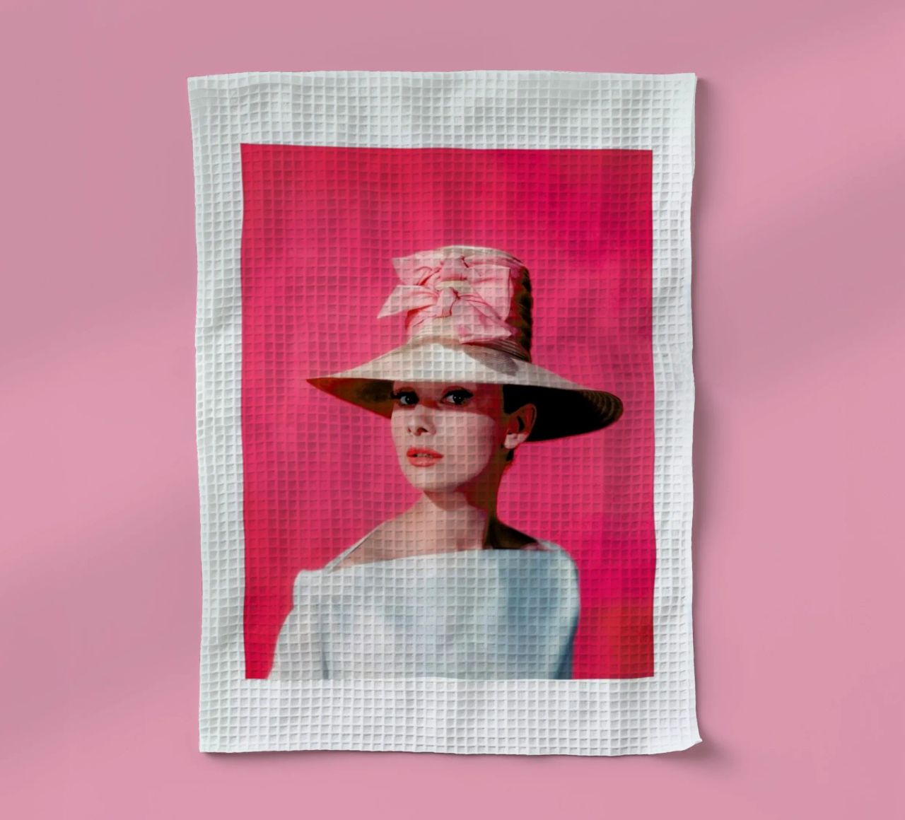 Audrey Hepburn in Funny Face, 1957 Geschirrtuch von Gallery Print and Art Limited