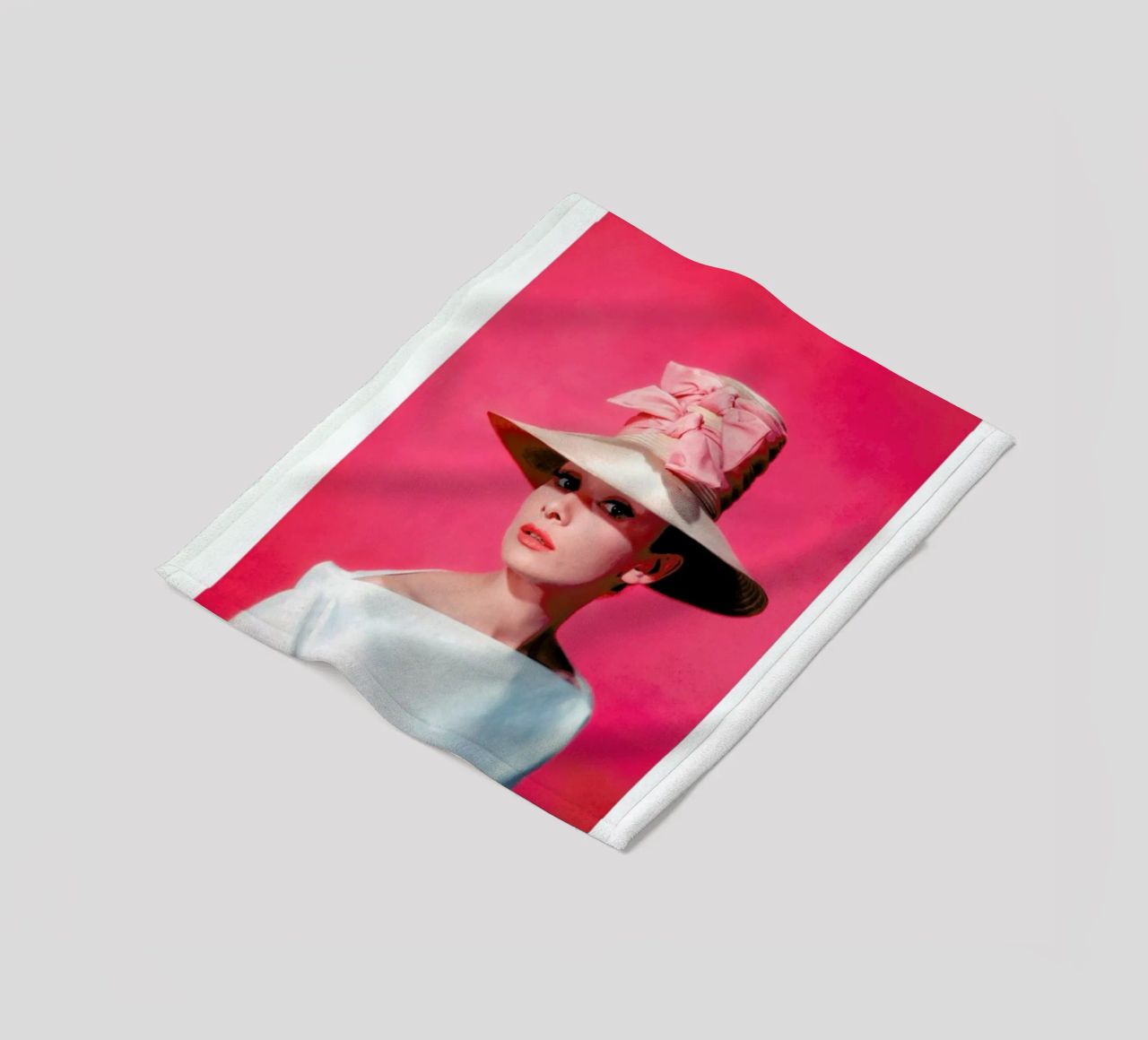 Audrey Hepburn in Funny Face, 1957 Fleecedecke von Gallery Print and Art Limited