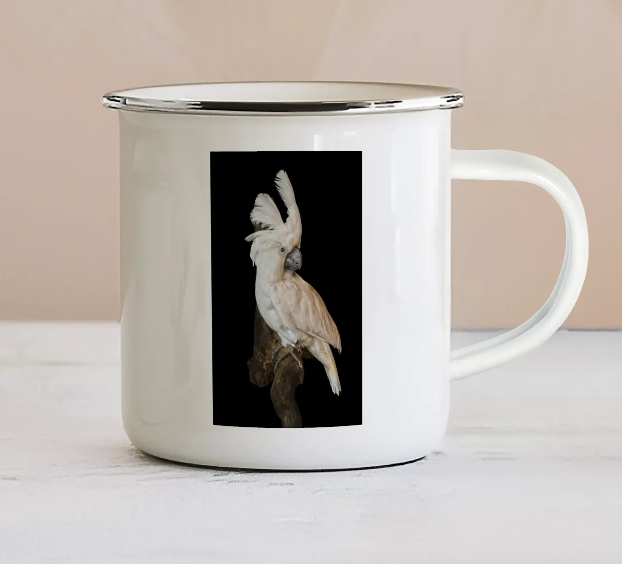 Cacatua bianco tazza in smalto da Curious Collections by Marielle Leenders
