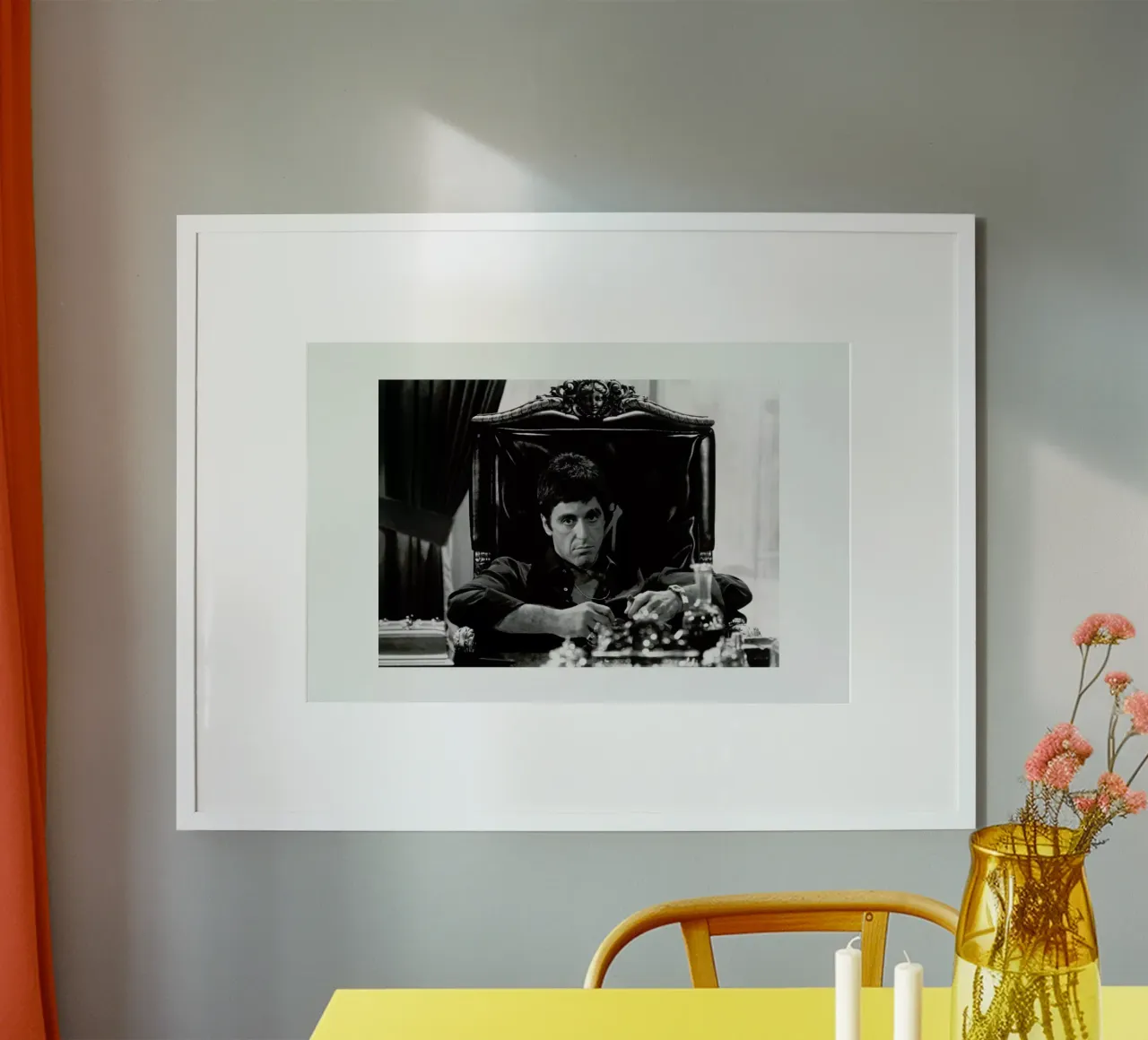 Al Pacino in Scarface poster con telaio in plastica da Gallery Print and Art Limited