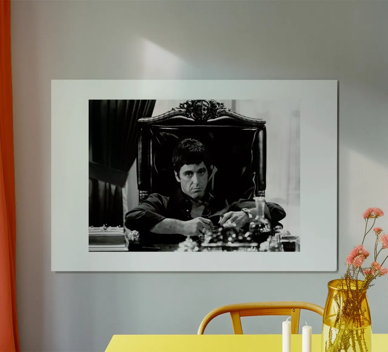 Al Pacino in Scarface poster con telaio in plastica da Gallery Print and Art Limited
