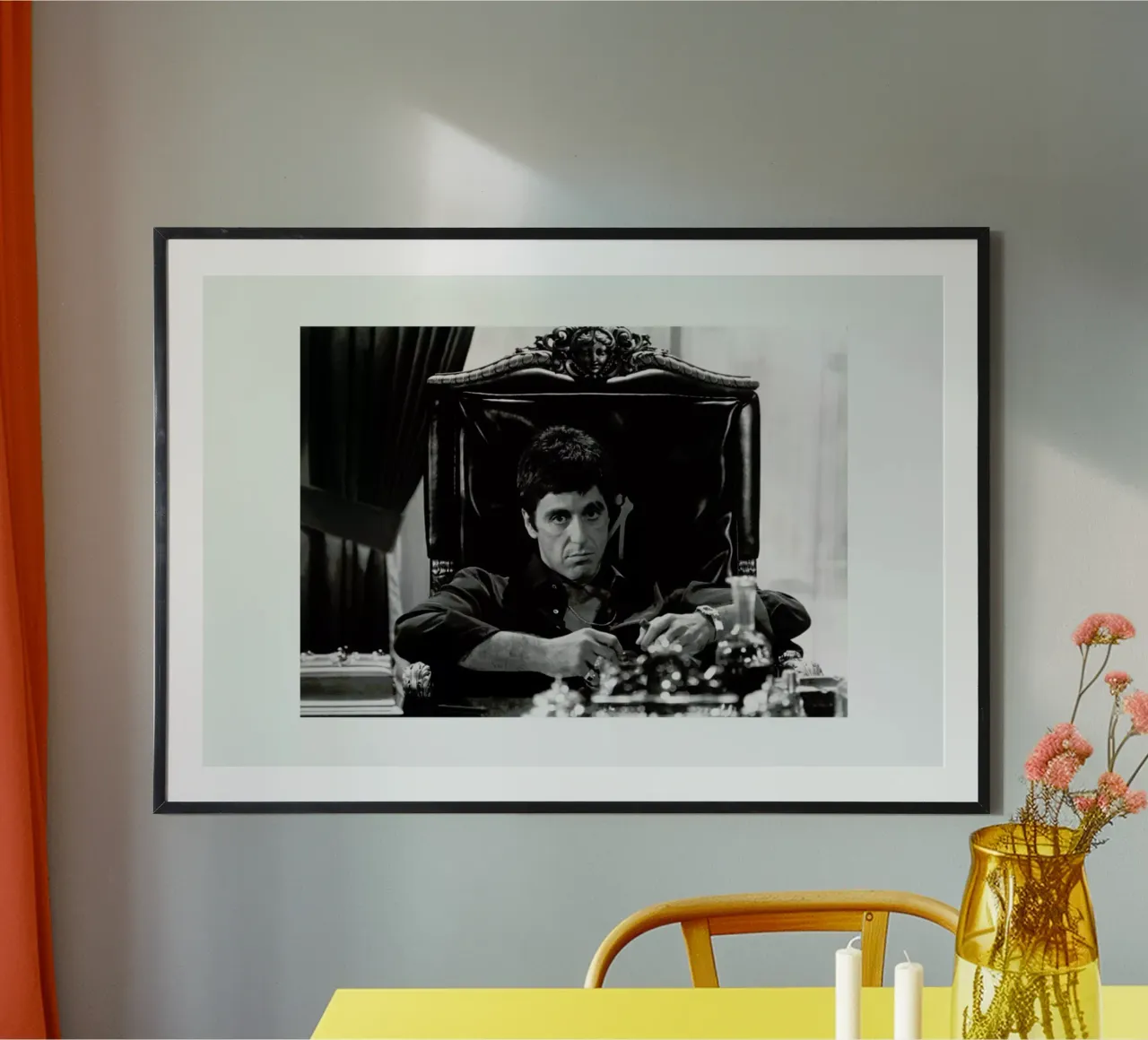 Al Pacino in Scarface poster con telaio in plastica da Gallery Print and Art Limited