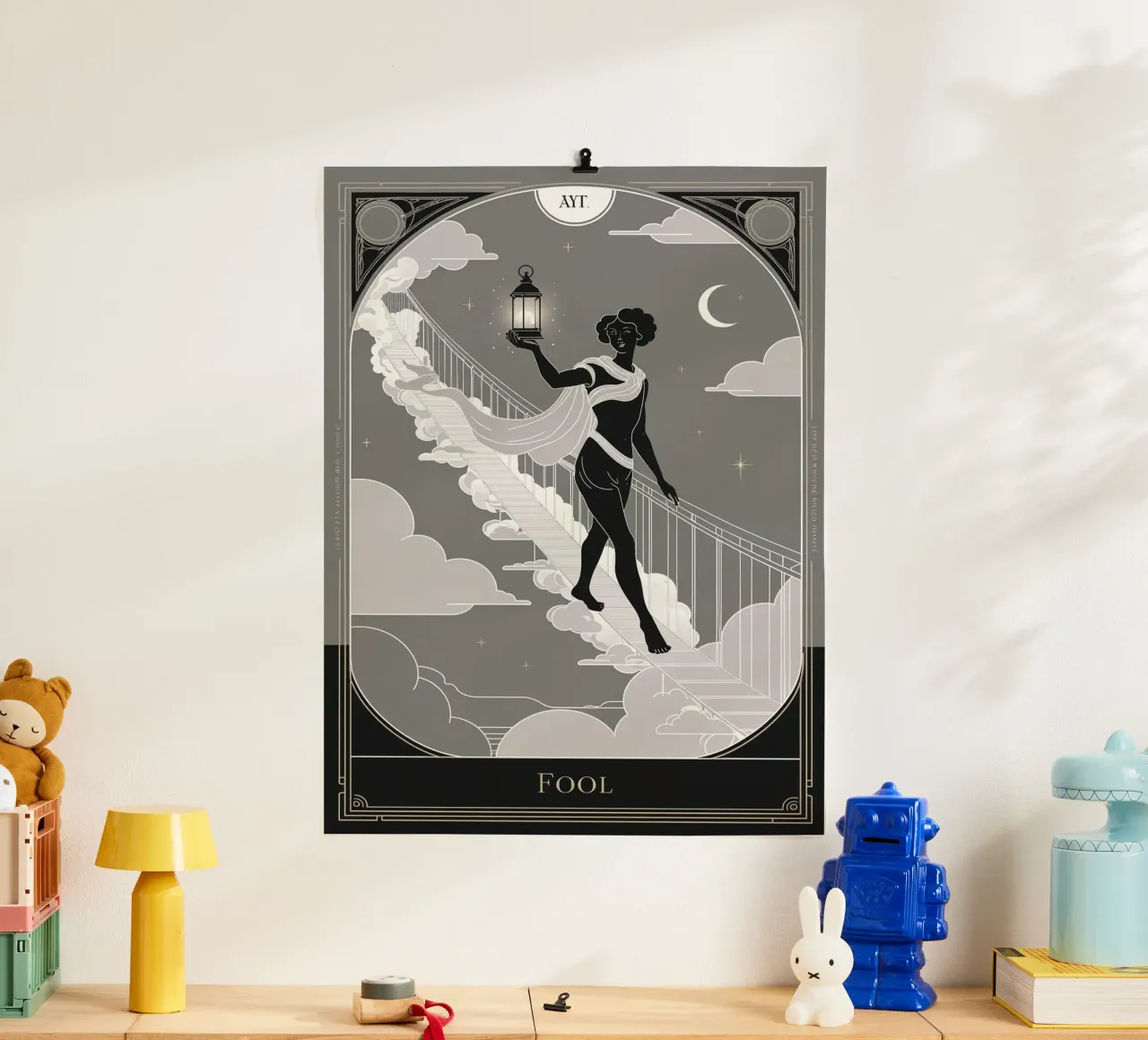 The Fool – The Wanderer’s Call Poster mit Holzrahmen von Mystique & Muse