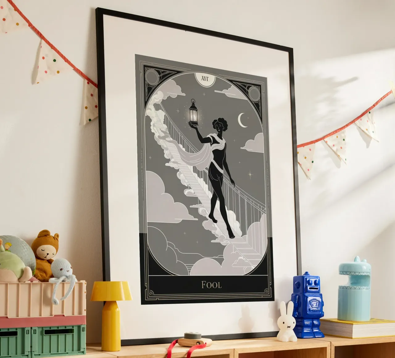 The Fool – The Wanderer’s Call Poster mit Holzrahmen von Mystique & Muse