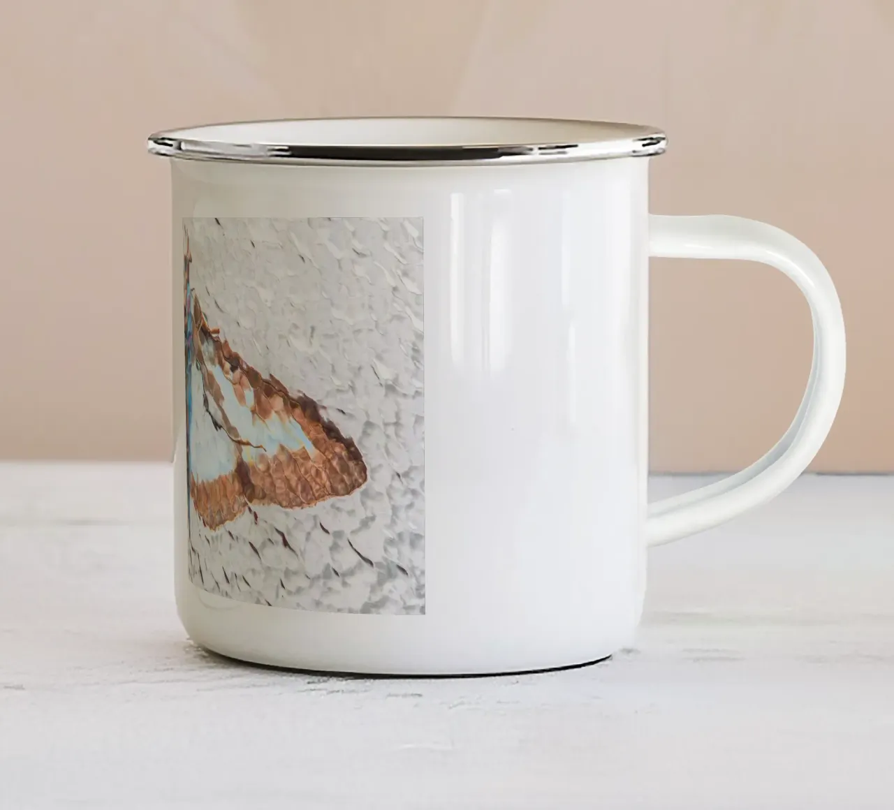Falena tazza in smalto da Dave Hare Photography