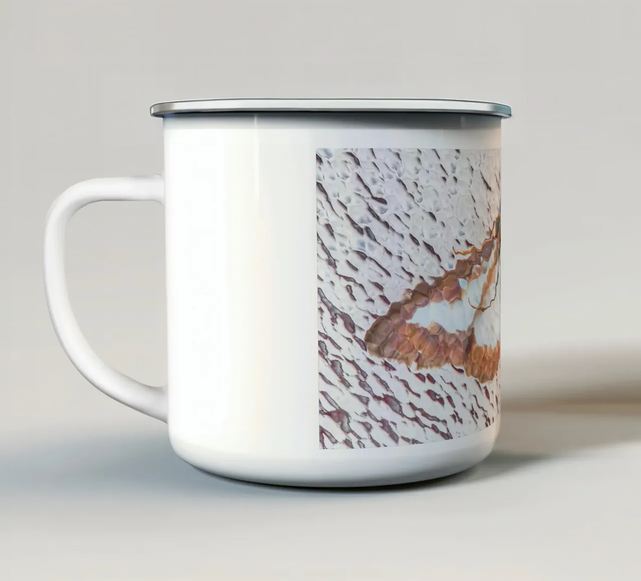 Falena tazza in smalto da Dave Hare Photography