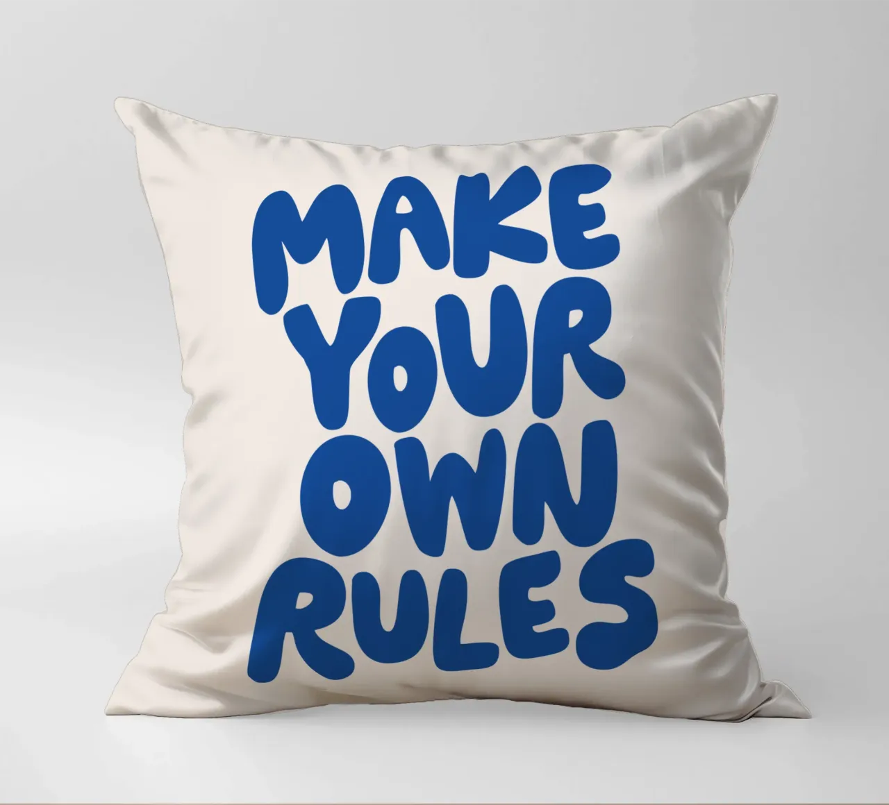 Crea le tue regole Design tipografico in blu cuscino da THE MOTIVATED TYPE