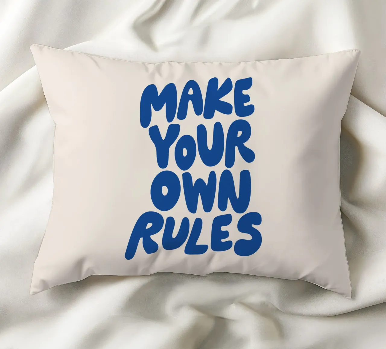 Crea le tue regole Design tipografico in blu cuscino da THE MOTIVATED TYPE