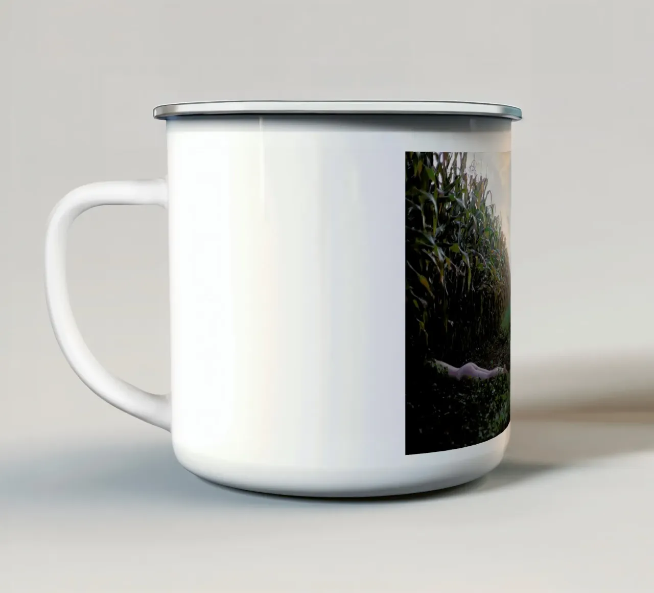 Self tazza in smalto da Ana Topoleanu