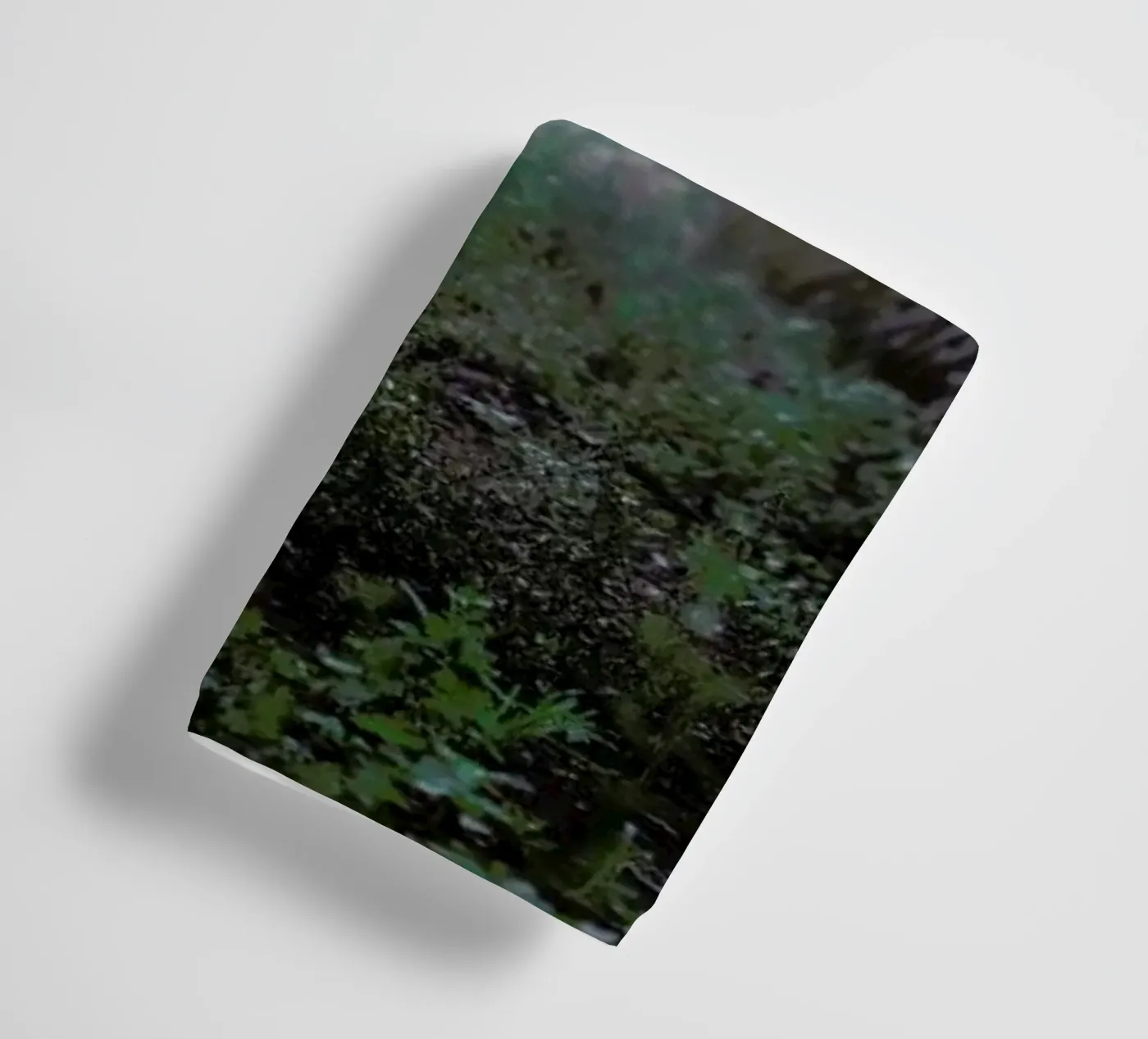Self towel by Ana Topoleanu