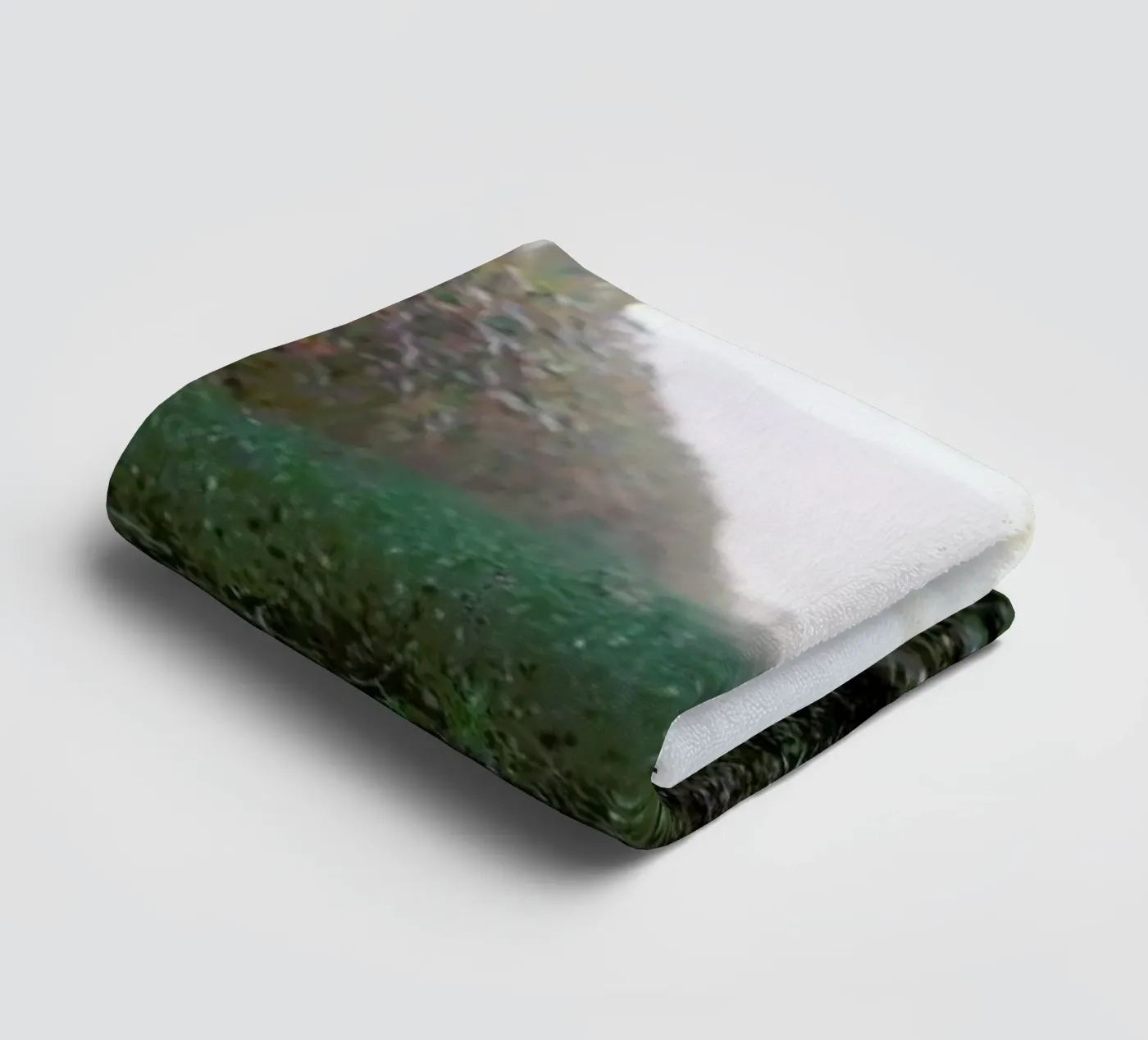 Self towel by Ana Topoleanu