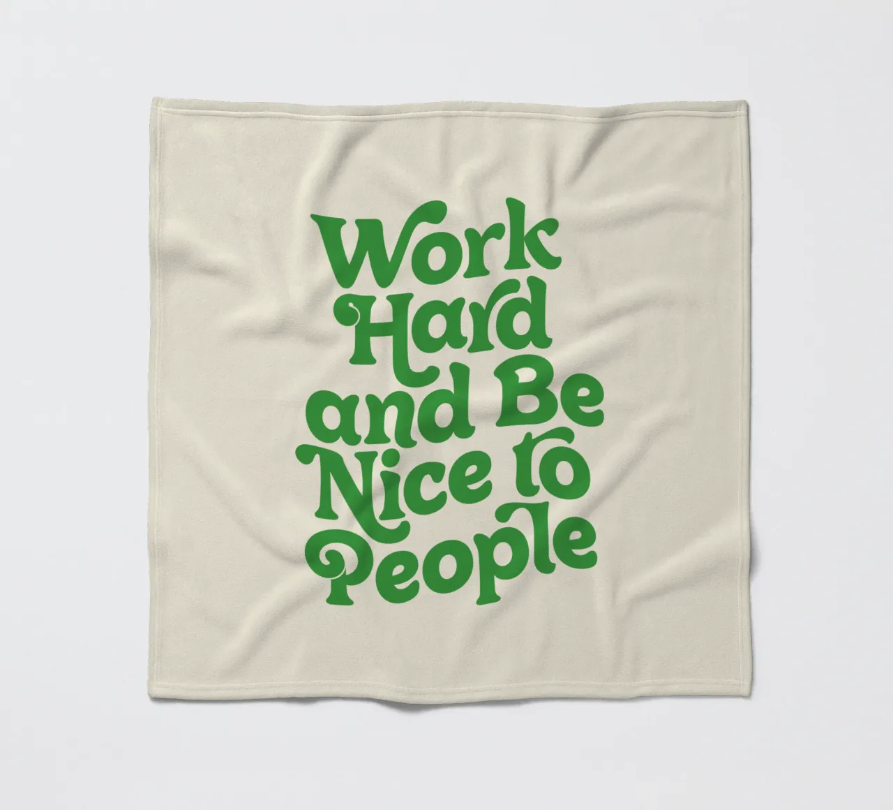 Werk hard en wees aardig voor mensen Typografie Ontwerp in het Groen fleecedeken van THE MOTIVATED TYPE