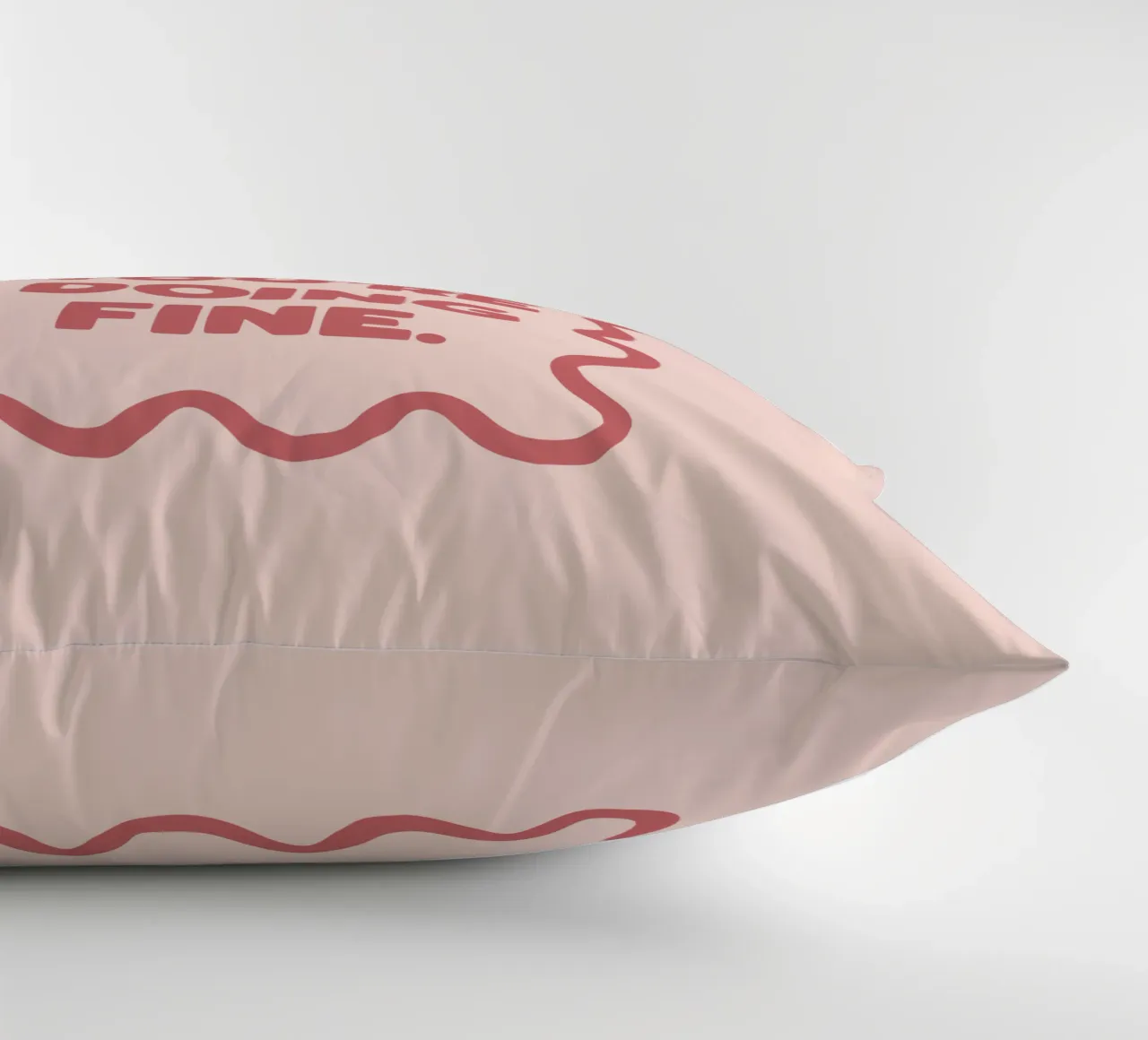 Slow Down You're Doing Fine Typografie Design in PInk cuscino da THE MOTIVATED TYPE