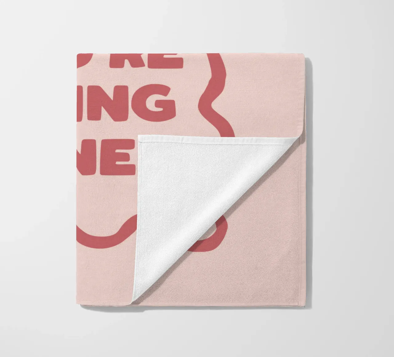 Slow Down You're Doing Fine Typografie Design in PInk telo mare da THE MOTIVATED TYPE