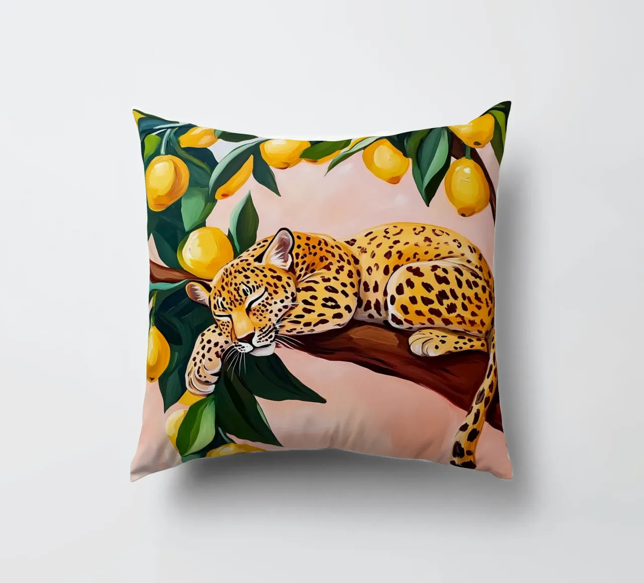 Leopardo addormentato su un albero di limoni cuscino da IamHomeStudio