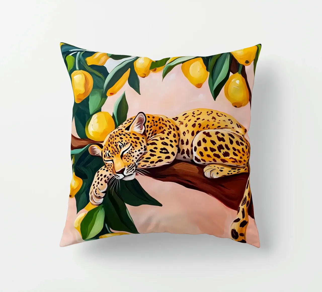 Leopardo addormentato su un albero di limoni cuscino da IamHomeStudio