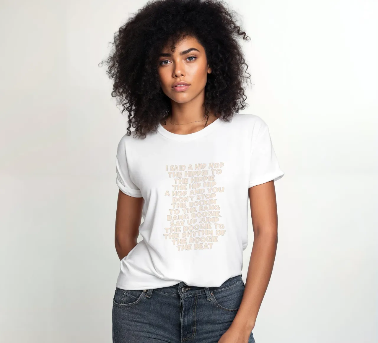 Testi Hip Hop Design tipografico in bianco e nero t-shirt da donna da THE MOTIVATED TYPE