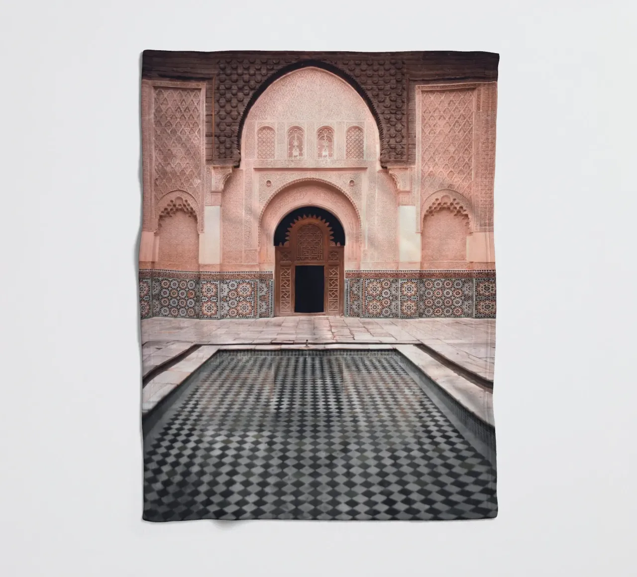 Orientalischer Hof – Mystische Mosaikarchitektur Fleecedecke von Whole©