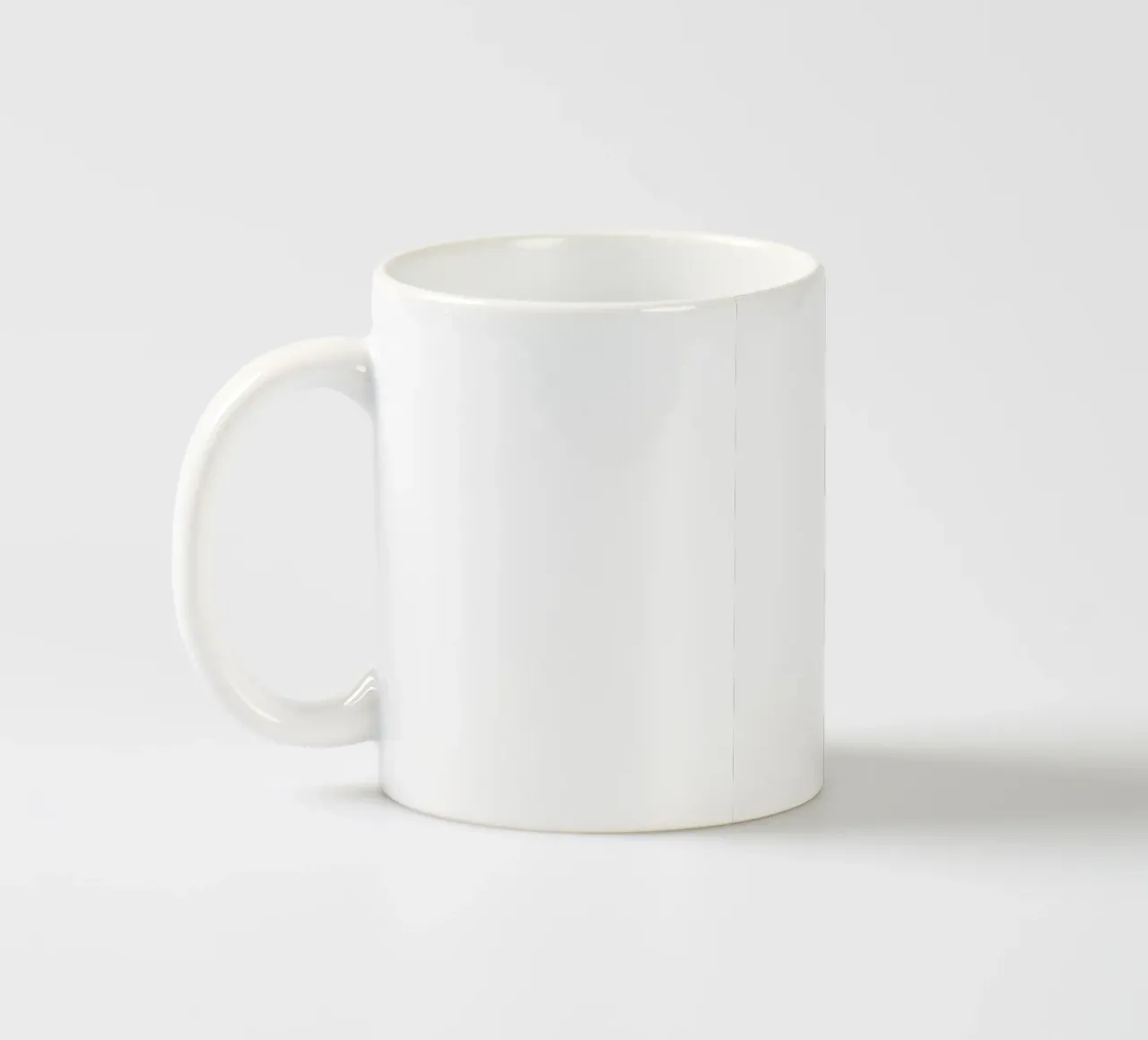 Das Model tazza in ceramica da Manuel Rebollo