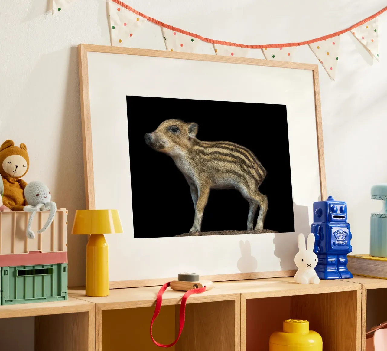 Klein wild varken poster met houten frame van Curious Collections by Marielle Leenders
