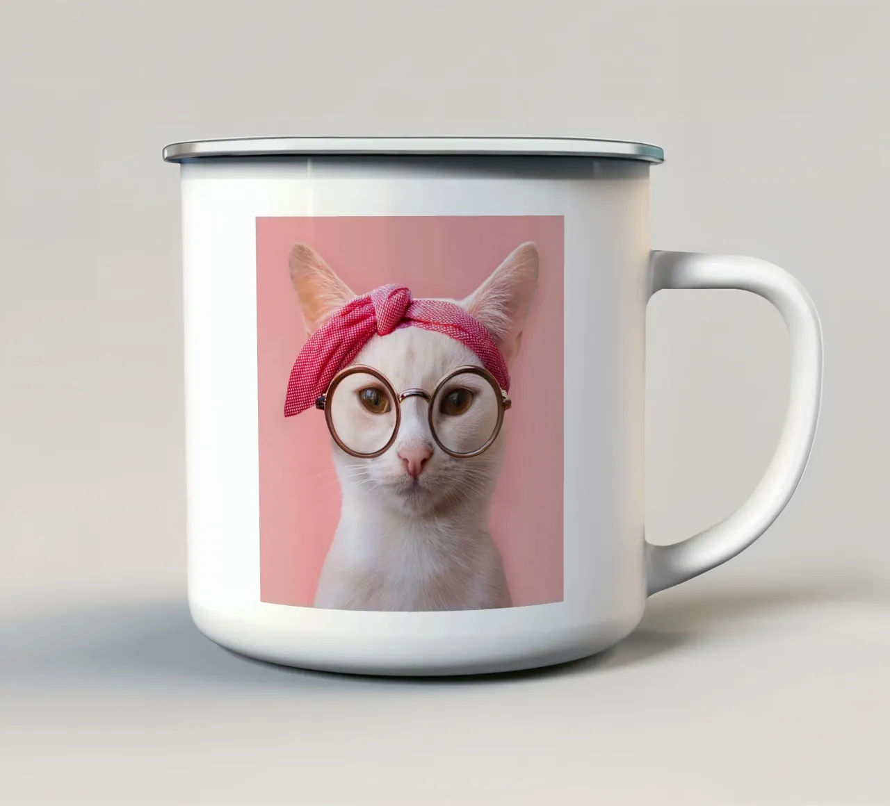 Adorabile gatto con occhiali e fascia per capelli - animale eccentrico tazza in smalto da FlexiDesignsByK