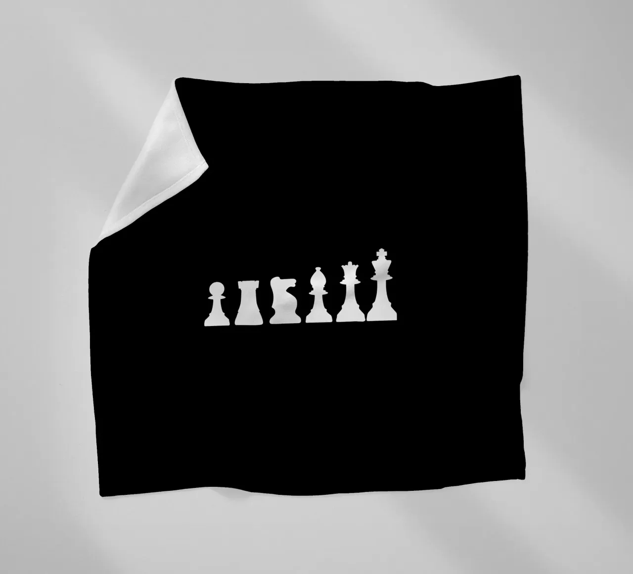Chess game pieces coperta in pile da happieeagle