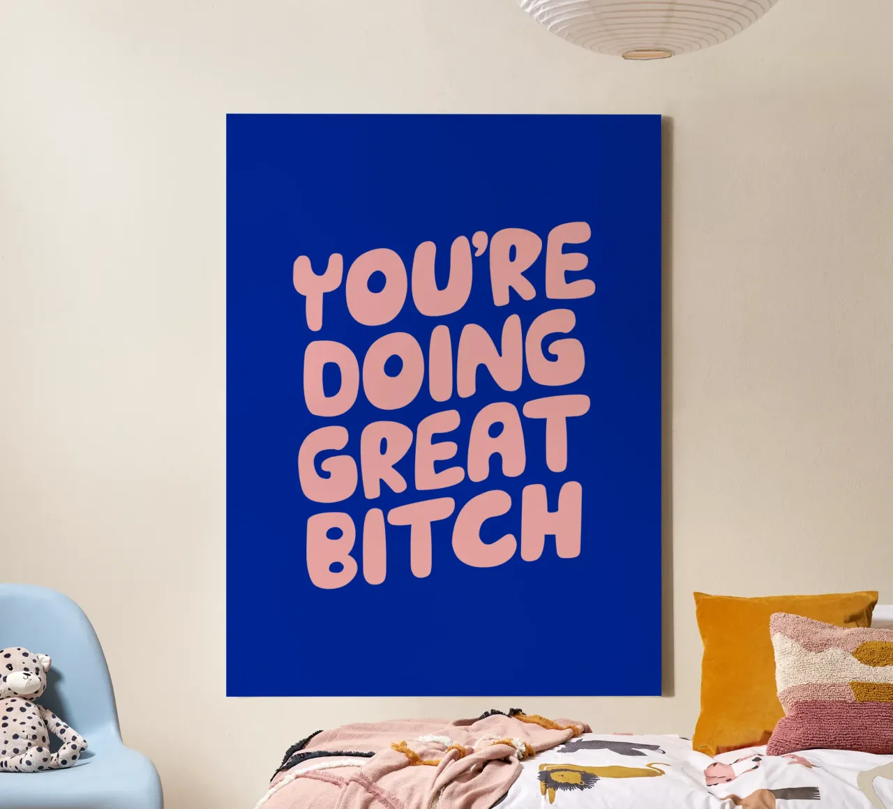 You're Doing Great Bitch Typografie Ontwerp in Blauw en PInk canvas met Baklijst van THE MOTIVATED TYPE