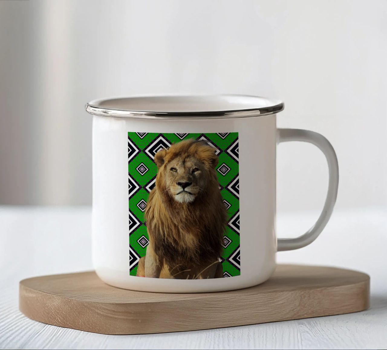 Löwe 2 tazza in smalto da Mounias Design