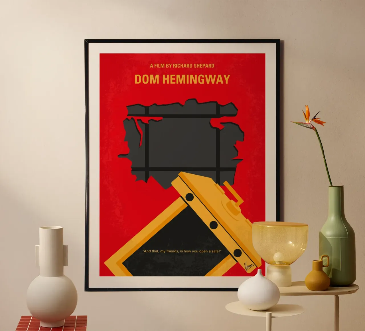 No917 My Dom Hemingway minimal movie poster poster con telaio in plastica da Chungkong