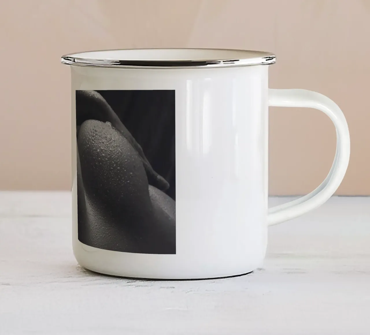 Seno con acqua tazza in smalto da Dave Hare Photography