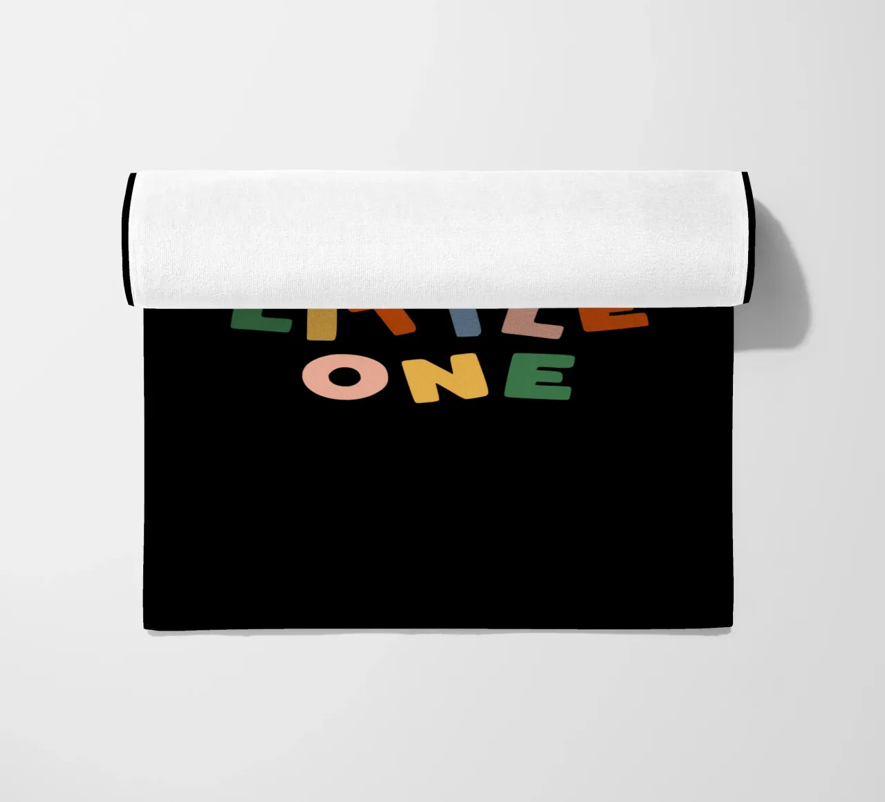 Dream Big Little One Design tipografico colorato telo mare da THE MOTIVATED TYPE