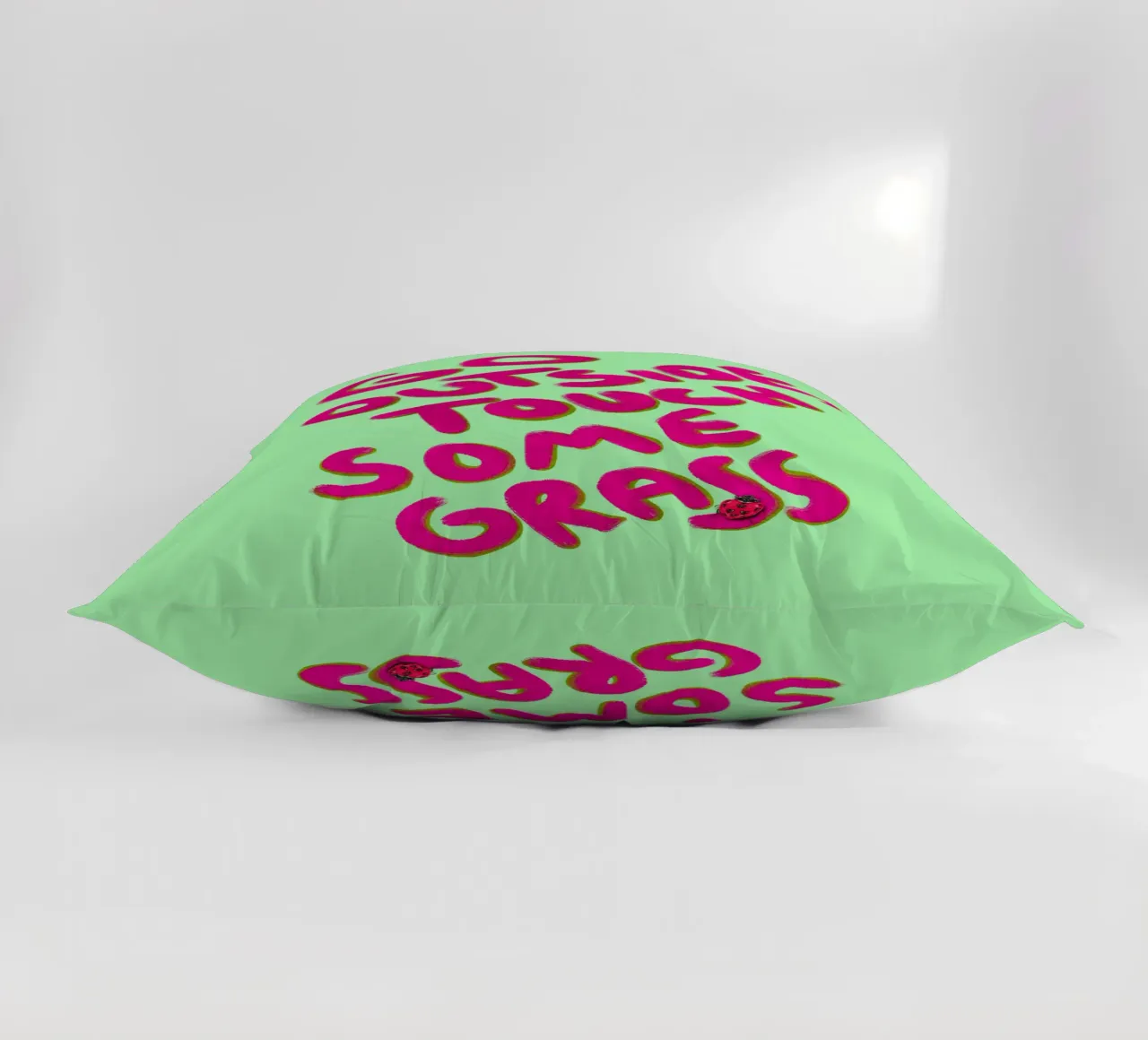 Go outside, touch some grass - handlettering decorative cushion by Illustration Raissa Oltmanns