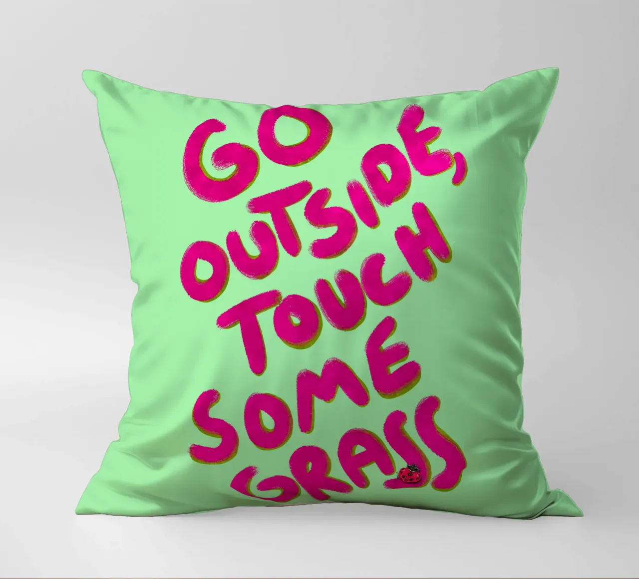 Go outside, touch some grass - handlettering decorative cushion by Illustration Raissa Oltmanns