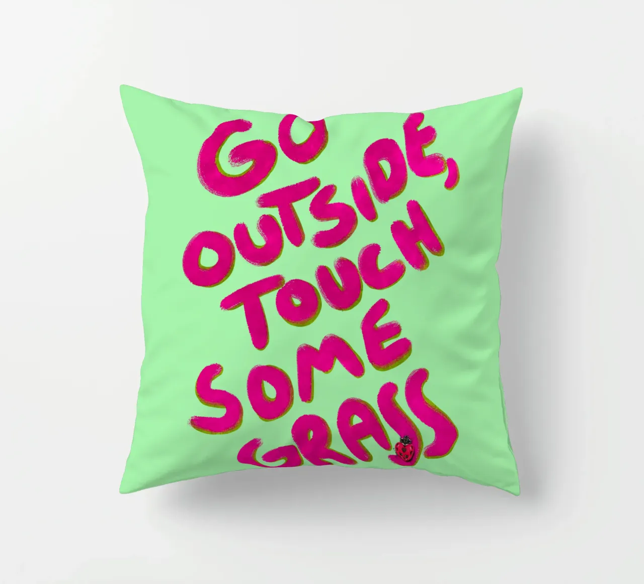 Go outside, touch some grass - handlettering kussen van Illustration Raissa Oltmanns