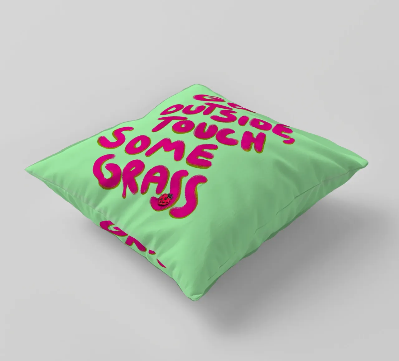 Go outside, touch some grass - handlettering kussen van Illustration Raissa Oltmanns